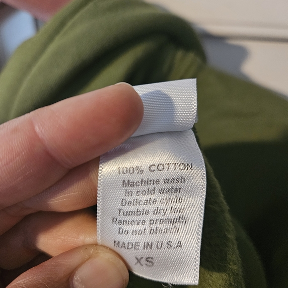 KEALOPIKO HOODIE - SIZE XS - KE ALOHA AINA PRINT - OLIVE GREEN COLOR - Picture 3 of 5